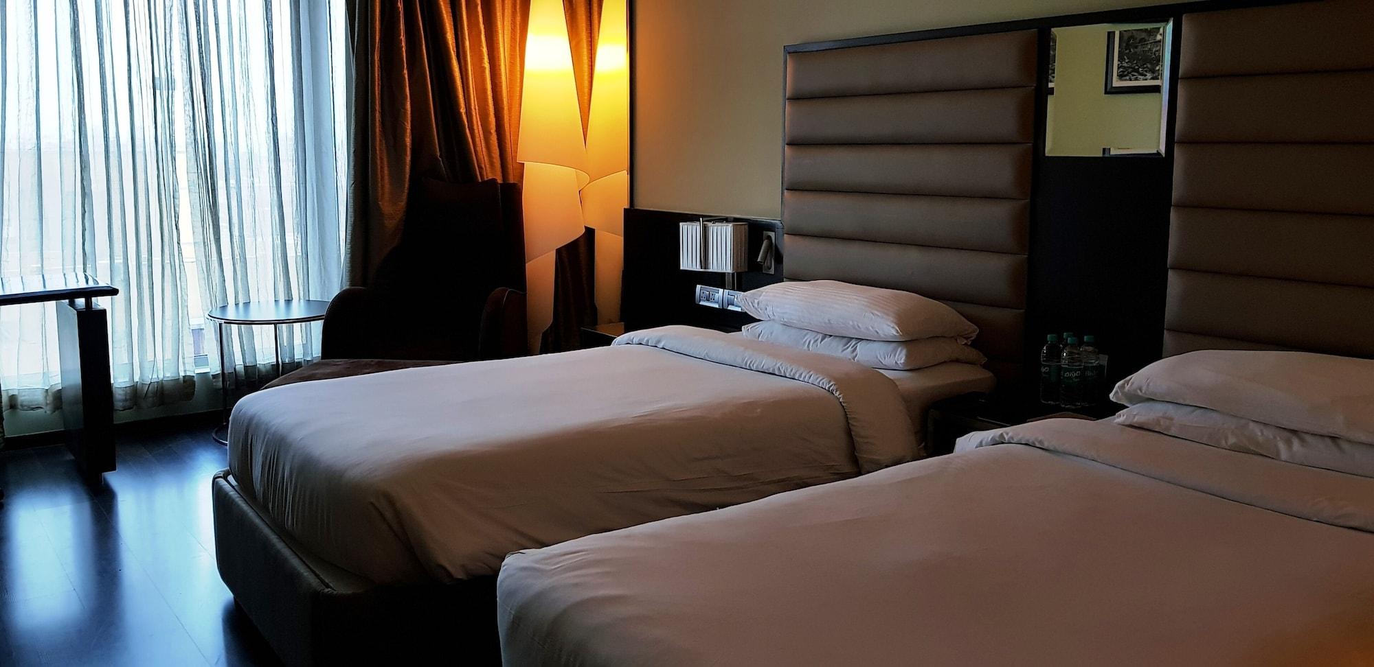 Vivanta Hyderabad, Begumpet Ngoại thất bức ảnh A room at the hotel