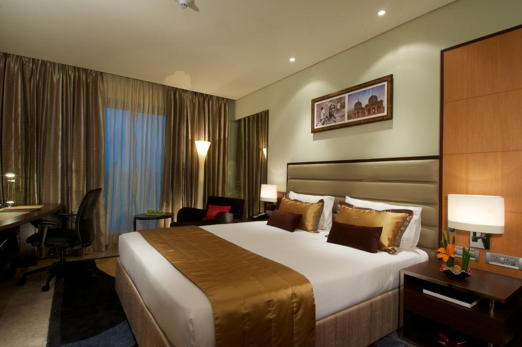 Vivanta Hyderabad, Begumpet Ngoại thất bức ảnh A room at the Taj Bengal
