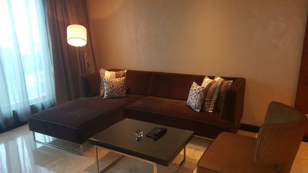 Vivanta Hyderabad, Begumpet Ngoại thất bức ảnh A living room in a suite at the Ritz-Carlton, Kuala Lumpur